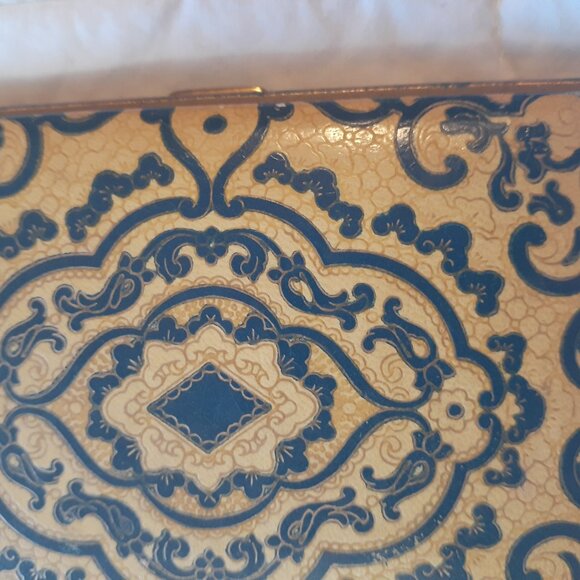 Unique Vintage Cigarette Case - Picture 6 of 6